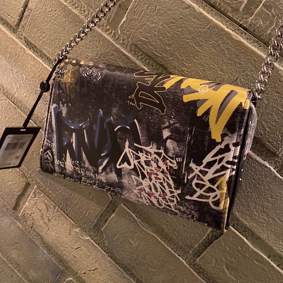 DKNY Graffiti ✨ Gia Wallet on a Chain - Picture 2 of 9